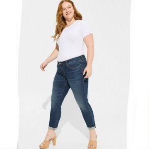 TORRID Boyfriend Straight Vintage Stretch mid-rise Jean